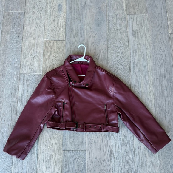 Burgundy cropped leather jacket - Picture 2 of 5